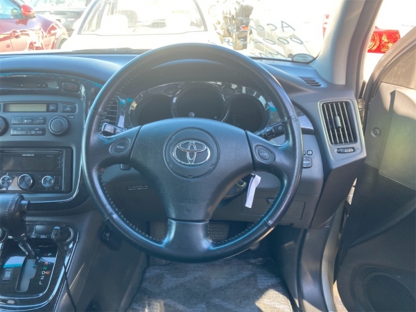 Toyota Kluger 2.4 S 2001