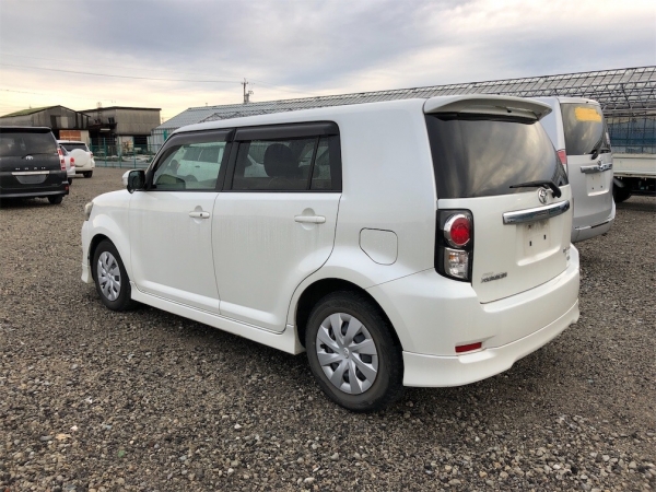 Toyota Corolla Rumion Aero Tourer 2010