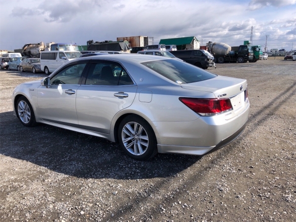 Toyota Crown Athlete S 2015