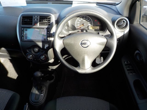 Nissan March S 2019