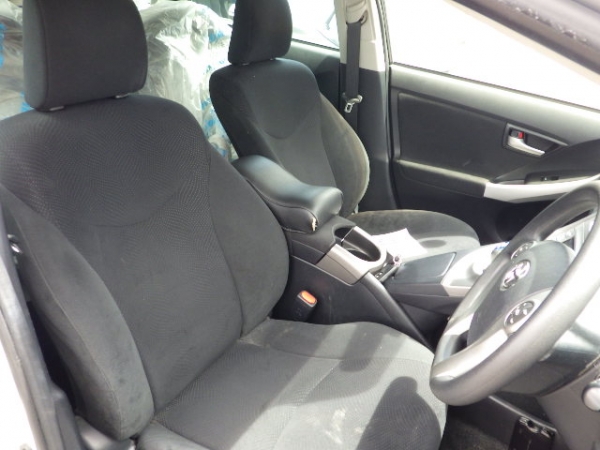 Toyota Prius S 2015