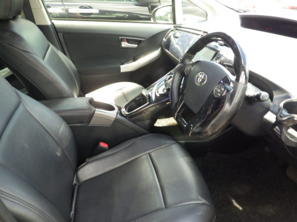 Toyota Prius S 2015