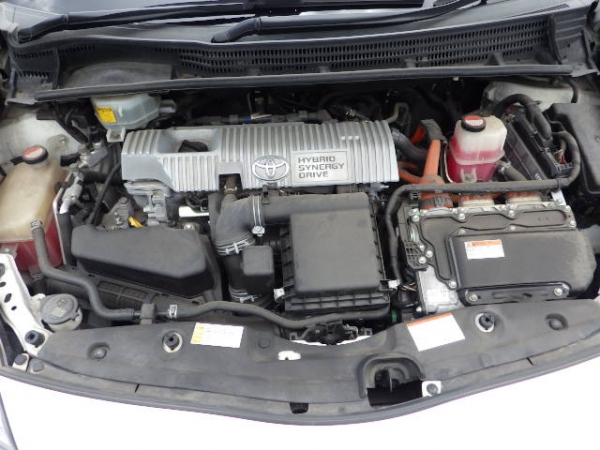 Toyota Prius S 2015