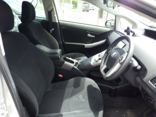 Toyota Prius S 2015