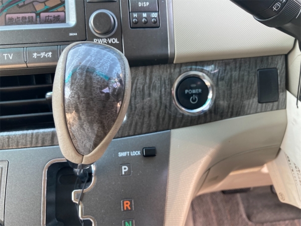 Toyota Estima G Leather - Package 2009