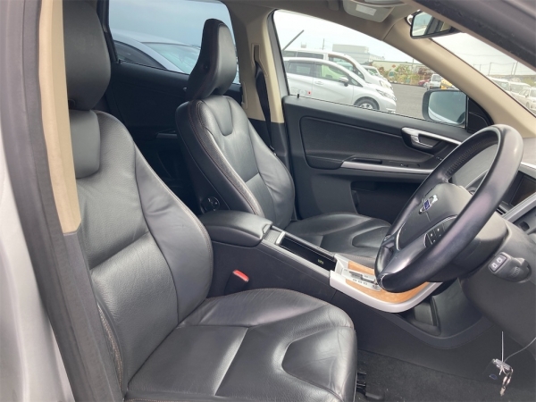 Volvo XC60 T-5 SE 2010