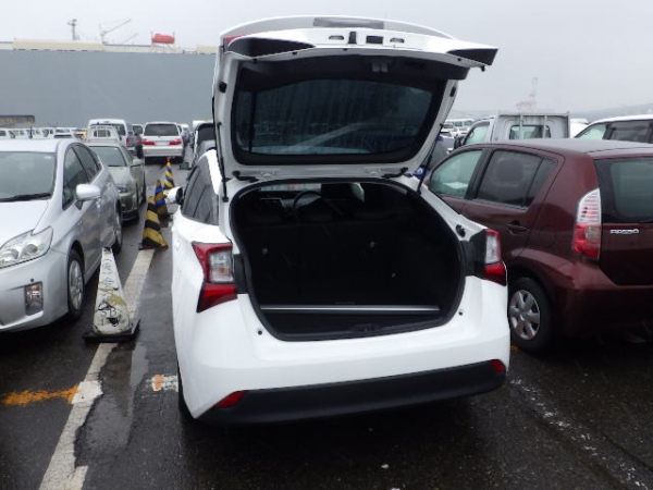 Toyota Prius S 2019