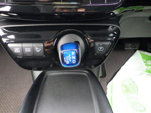 Toyota Prius S 2019