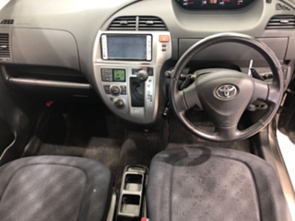 Toyota Ractis GL 2006