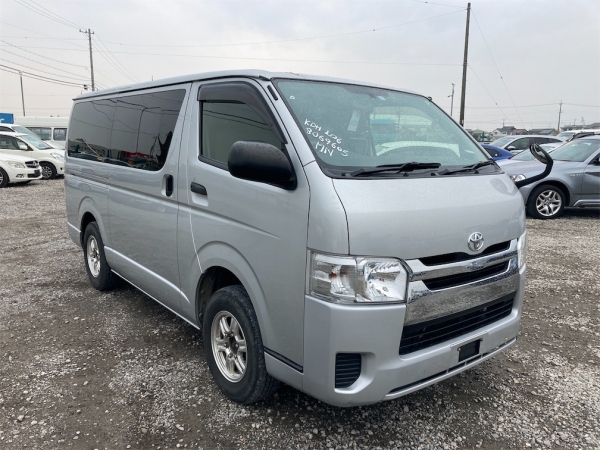 Toyota Regius Super GL package 2014