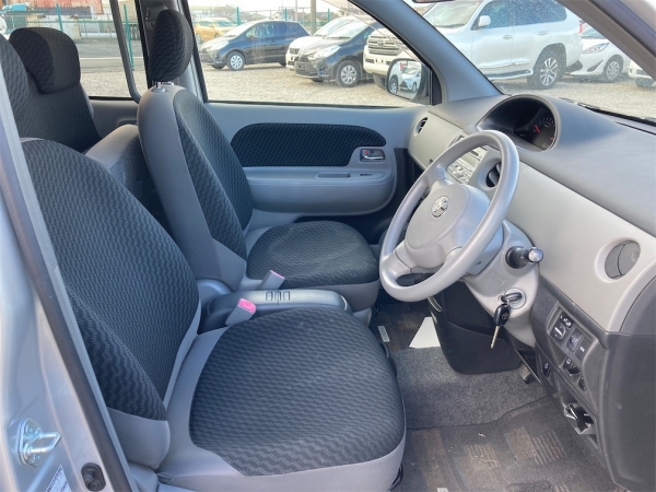 Toyota Sienta  X 2008