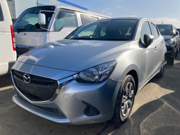 Mazda Demio Sky active 2017