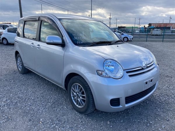 Toyota Sienta  X 2008