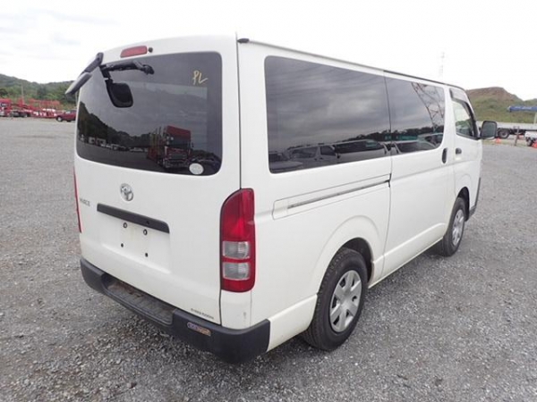 Toyota Hiace Van Long DX 4WD 2015