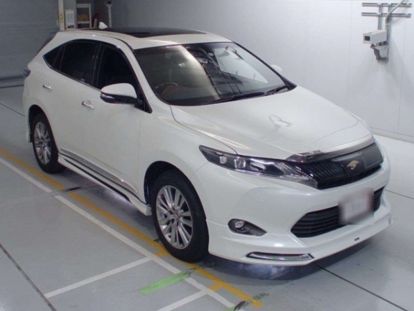 Toyota Harrier Premium 2016